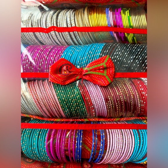 4 Roll Square Bangle Cover Bag INDIAN Chudi Kangan Watch - Travel Case Storage - Picture 6 of 12